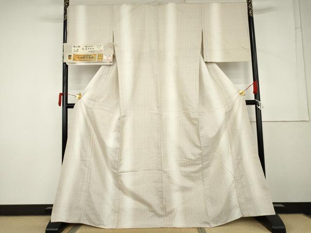 平和屋着物●置賜紬 絣の白鷹 手織り 草木染 露亀甲蚊絣 証紙付き 正絹 逸品 AABM2040cs