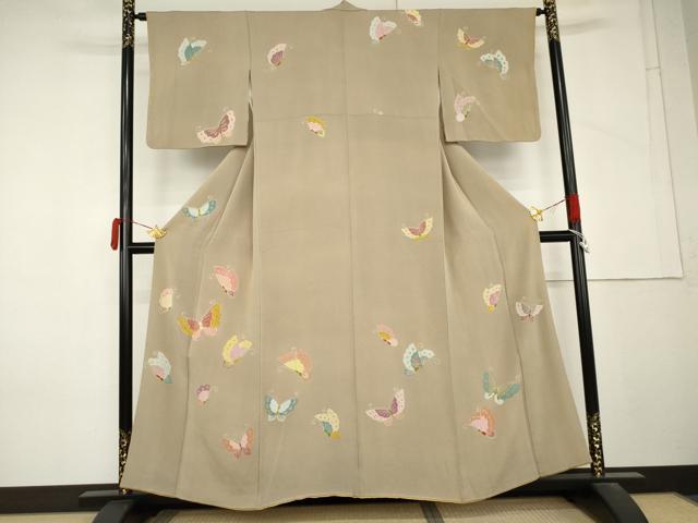 平和屋着物●訪問着 駒刺繍 舞蝶文 金彩 鬼しぼ縮緬 正絹 逸品 AABM2107cs
