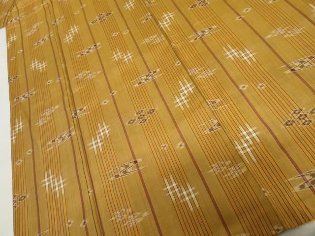 平和屋着物●本場琉球絣 紬 琉球絣文様 証紙付き 正絹 逸品 AABM2153cs