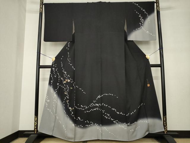 平和屋着物●鈴木嘉郎 訪問着 刺繍 花弁 暈し染め 黒地 金糸 金彩 正絹 逸品 AABM2503ck