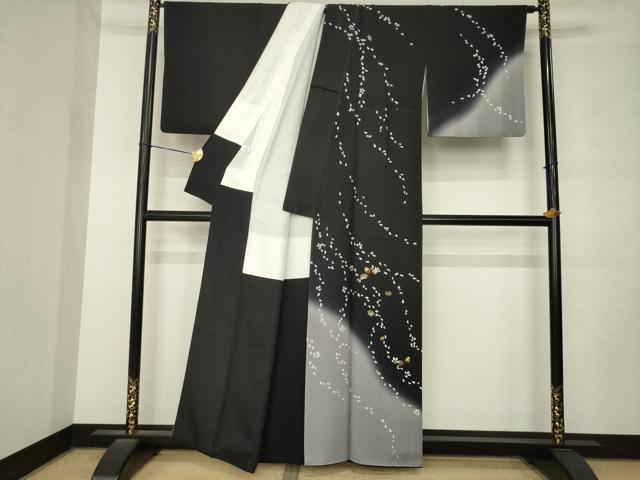 平和屋着物●鈴木嘉郎 訪問着 刺繍 花弁 暈し染め 黒地 金糸 金彩 正絹 逸品 AABM2503ck