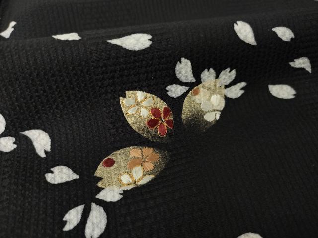 平和屋着物●鈴木嘉郎 訪問着 刺繍 花弁 暈し染め 黒地 金糸 金彩 正絹 逸品 AABM2503ck