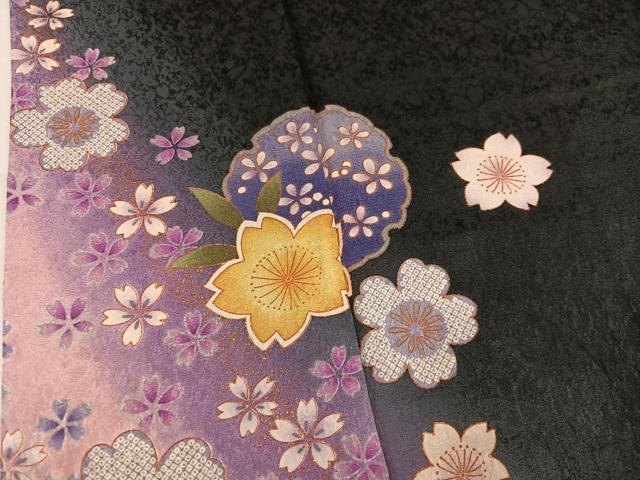 平和屋着物●豪華振袖 夜桜雪輪文 暈し染め 黒地 金彩 やまと誂製 正絹 逸品 AABM3316ph