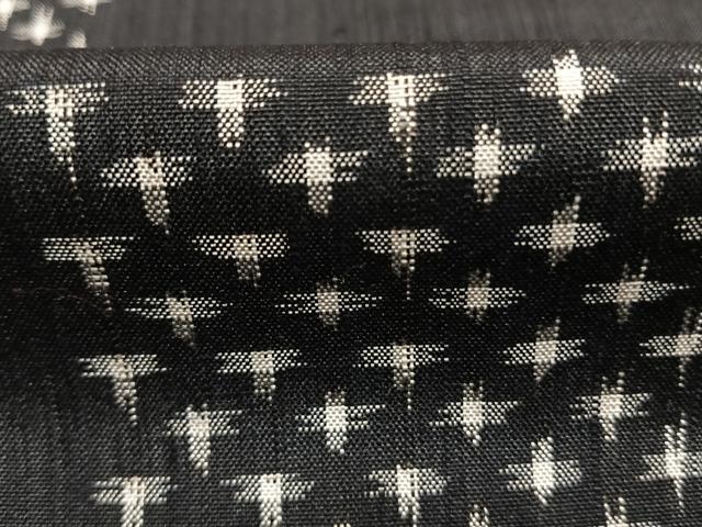 平和屋着物●上質な紬 十字絣 黒地 正絹 逸品 未使用 AABM3971fy