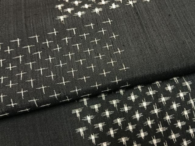 平和屋着物●上質な紬 十字絣 黒地 正絹 逸品 未使用 AABM3971fy