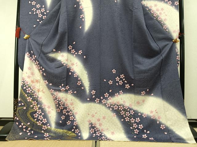 平和屋着物●豪華振袖 駒刺繍 流水舞桜文 暈し染め 金彩 銀通し地 正絹 逸品 AABM4121fy