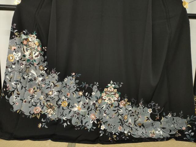 平和屋着物●中国三大刺繍 汕頭刺繍 スワトウ刺繍 総刺繍 黒留袖 向い鳥花文 金糸 ロング丈 正絹 逸品 AABM4351ck
