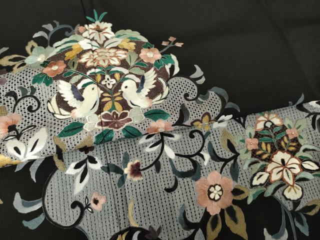 平和屋着物●中国三大刺繍 汕頭刺繍 スワトウ刺繍 総刺繍 黒留袖 向い鳥花文 金糸 ロング丈 正絹 逸品 AABM4351ck