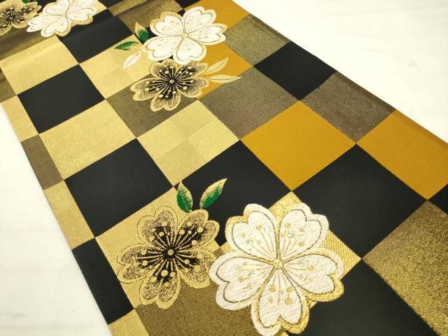 平和屋着物●六通柄袋帯 市松舞桜文 金糸 正絹 逸品 AABM4911pf