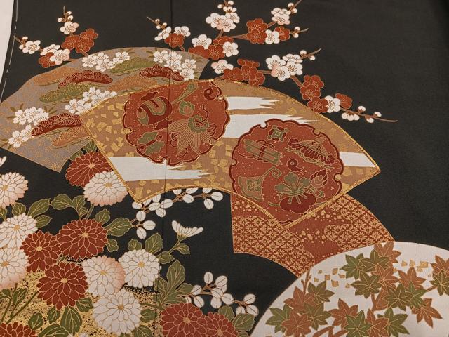 平和屋着物●豪華黒留袖 駒刺繍 地紙雪輪草花文 金彩 仮絵羽 正絹 逸品 未使用 AABM6320ph
