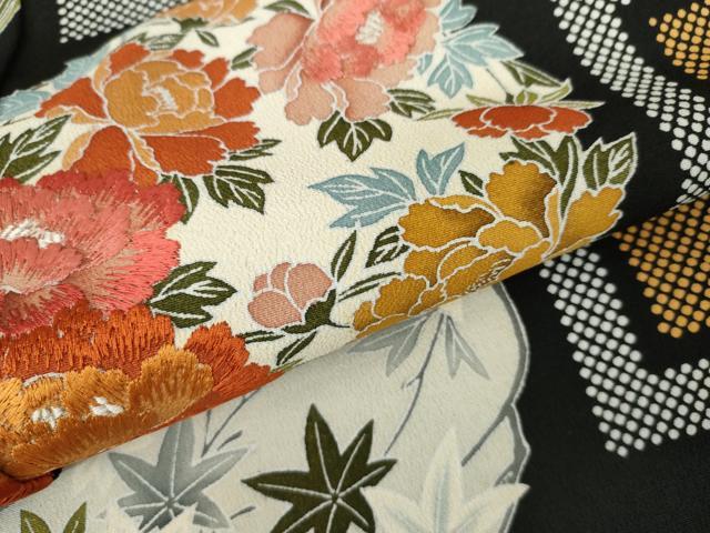 平和屋着物●豪華黒留袖 駒刺繍 花丸文 浜ちりめん 仮絵羽 正絹 逸品 未使用 AABM8045cs