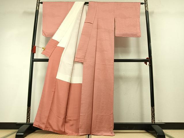 平和屋着物●上質な色無地 流水紗綾形七宝地紋 珊瑚朱色 正絹 逸品 未使用 AABM8272fy