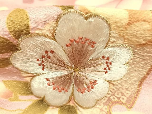 平和屋着物●豪華振袖 刺繍 雪輪花文 金糸 銀通し地 ロング丈 正絹 逸品 AABM8348fy