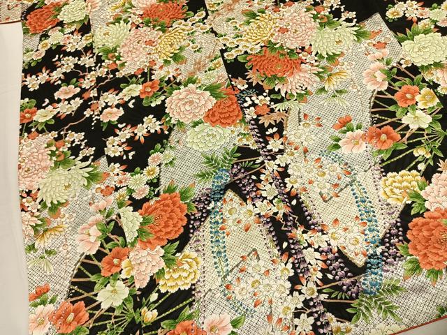 平和屋着物●創業460年・千總 振袖 草花文 黒地 金彩 正絹 逸品 AABM8561fy
