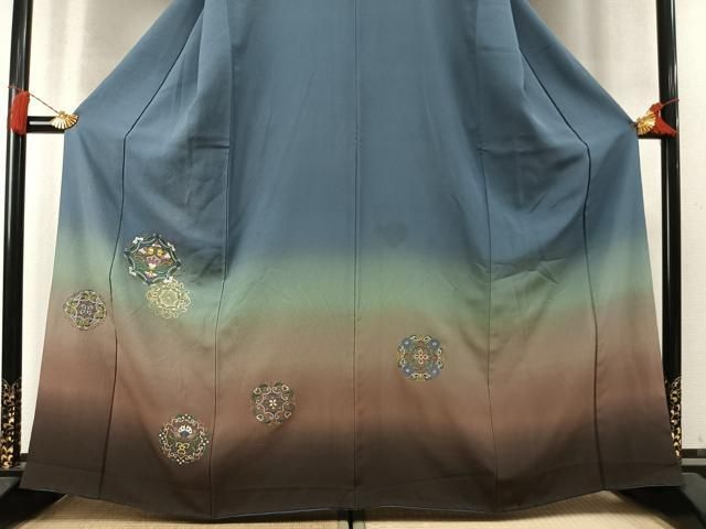 平和屋着物●中国三大刺繍 スワトウ刺繍 汕頭刺繍 相良刺繍 総刺繍 訪問着 吉祥舞蝶花鳥文 暈し染め 金糸 金彩 正絹 逸品 AABM8760fy