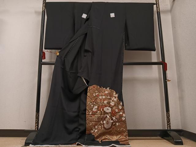 平和屋着物●豪華黒留袖 刺繍 花車文 金彩 仮絵羽 正絹 逸品 未使用 AABM8761ph