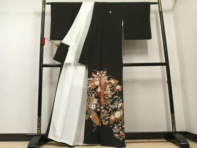 平和屋着物●豪華黒留袖 駒刺繍 草花文 金彩 三越扱い 正絹 逸品 AABM8779ph