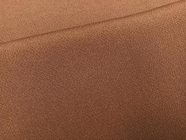平和屋着物●上質な色無地 草木染 刺繍 伊と幸 ワンポイント 団十郎茶色 金糸 鬼しぼ縮緬 反端付き 正絹 逸品 AABM8780ph