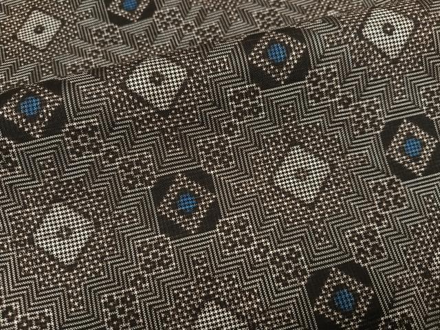 平和屋着物●本場大島紬 龍郷絣 幾何学文様 正絹 逸品 AABN0446ph