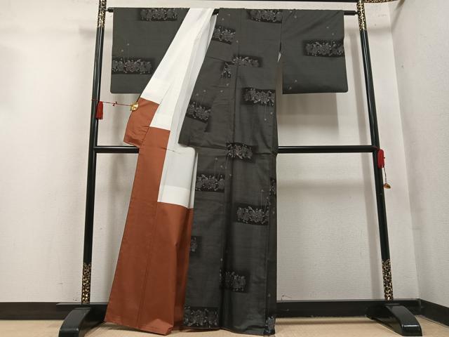 平和屋着物●本場大島紬 9マルキ 人物文 正絹 逸品 AABN0495ph