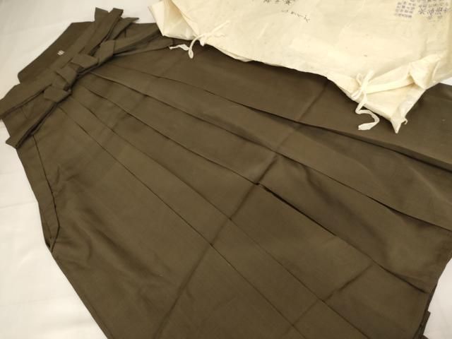平和屋本店▼男性 行灯袴 栗色地 水谷法衣店謹製 たとう紙付き 法衣 寺院 仏具 仏教 僧侶 神職 装束 AABN1198ja