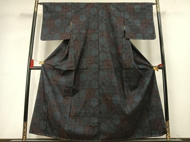 平和屋着物●本場結城紬 重要無形文化財 100亀甲 亀甲花文 正絹 逸品 AABN3747fy