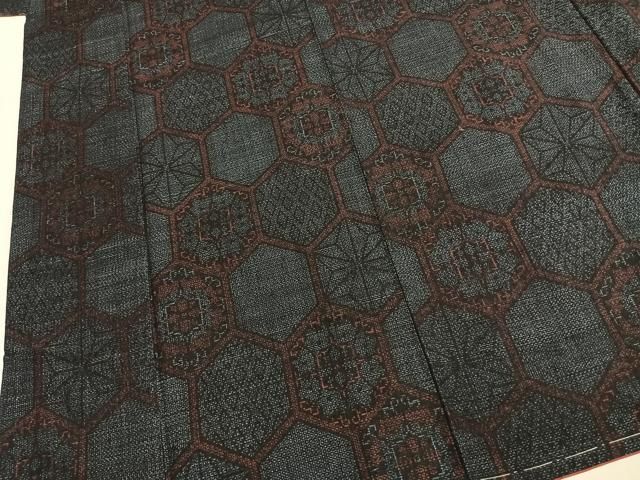 平和屋着物●本場結城紬 重要無形文化財 100亀甲 亀甲花文 正絹 逸品 AABN3747fy