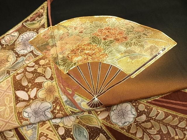 平和屋着物●豪華黒留袖 作家物 駒刺繍 扇面熨斗花文 暈し染め 金彩 やまと誂製 正絹 逸品 未使用 AABN3974fy
