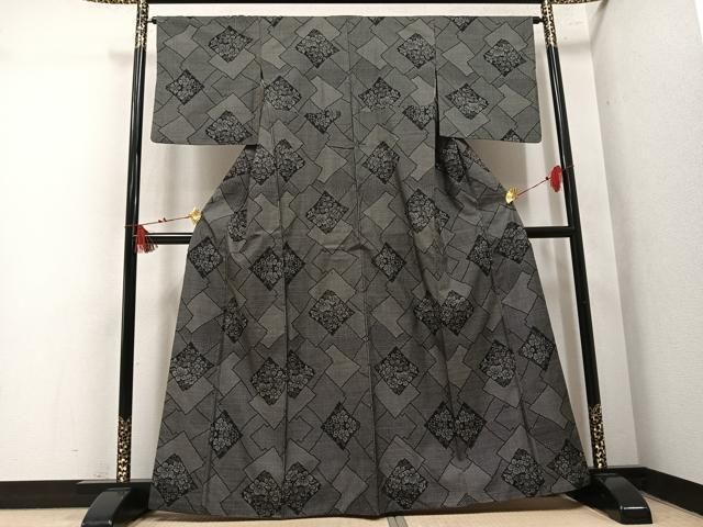 平和屋着物●本場大島紬 7マルキ 色紙重ね花文 正絹 逸品 AABN5871ph