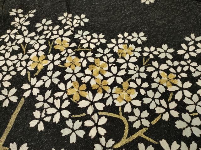 平和屋着物●十日町 名門青柳謹製 (櫛引織 赤城紬 草木染) 振袖 刺繍 夜桜 黒地 金糸 銀通し地 反端付き 正絹 逸品 AABN8774ck
