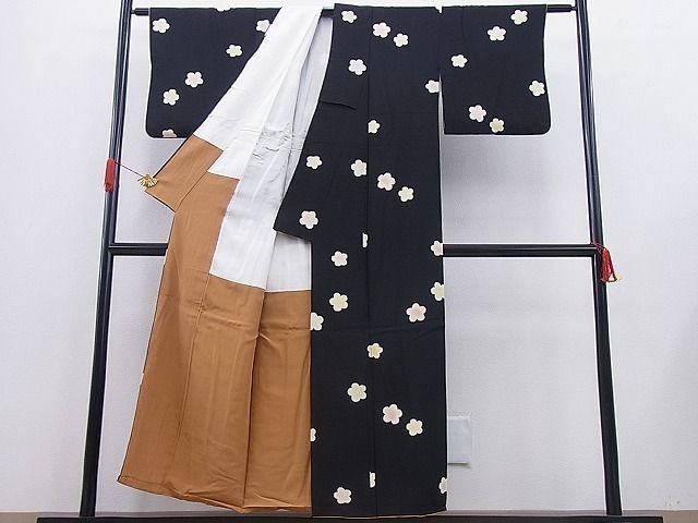 平和屋本店■銀座 志ま亀 小紋 舞花文 黒地 畳紙付き 逸品 BAAA3011zb4 - 平和屋