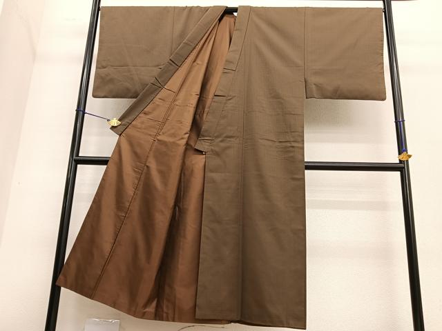 平和屋着物●男性 色無地 市松地紋 媚茶色 正絹 逸品 BAAT6752hv