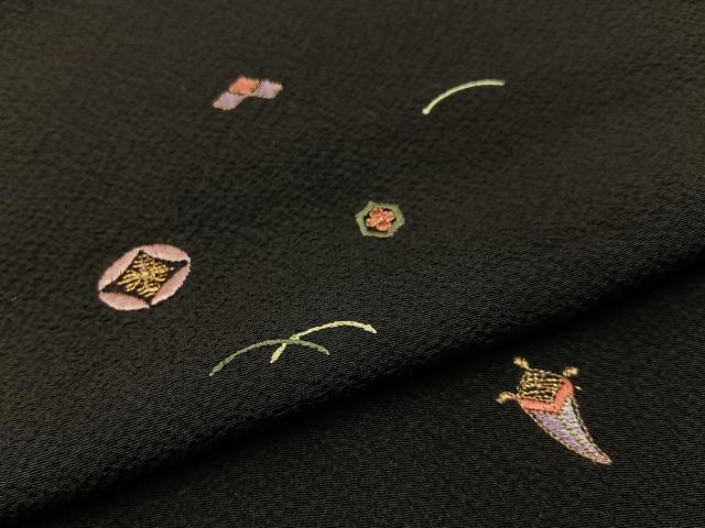 平和屋着物●上質な小紋 総刺繍 丁字 有職文様 黒地 金糸 正絹 逸品 BAAW0972hj