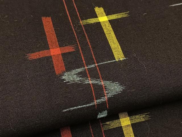 平和屋着物●久留米絣 単衣 琉球絣文様 黒鳶色 綿 逸品 未使用 BAAW2205yc