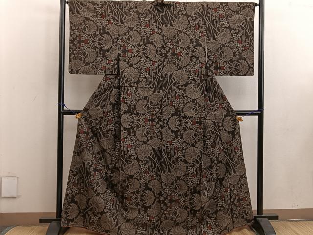 平和屋着物●本場大島紬 7マルキ 古代染色 純泥染め 草花文 証紙付き 正絹 逸品 未使用 BAAW3481mz