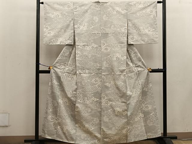 平和屋着物●本場大島紬 白大島 130亀甲 草花文 正絹 逸品 BAAW3665mz