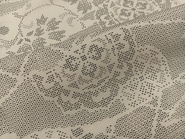 平和屋着物●本場大島紬 白大島 130亀甲 草花文 正絹 逸品 BAAW3665mz