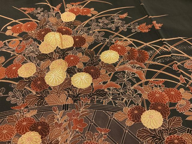 平和屋着物■豪華黒留袖 駒刺繍 本草木染 籬草花文 金彩 無落款 正絹 逸品 BAAW4705hv