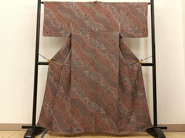平和屋着物●重要無形文化財・伊勢手彫型本染・細合俊男 小紋 松竹梅 道長菊吉祥文 鬼しぼ縮緬 正絹 逸品 BAAW5104hj