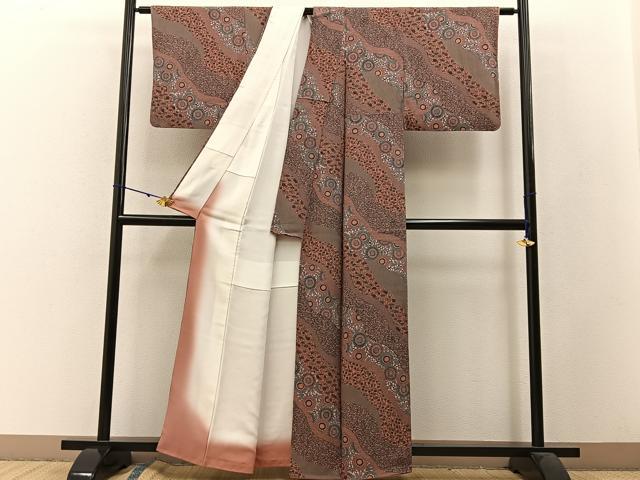 平和屋着物●重要無形文化財・伊勢手彫型本染・細合俊男 小紋 松竹梅 道長菊吉祥文 鬼しぼ縮緬 正絹 逸品 BAAW5104hj