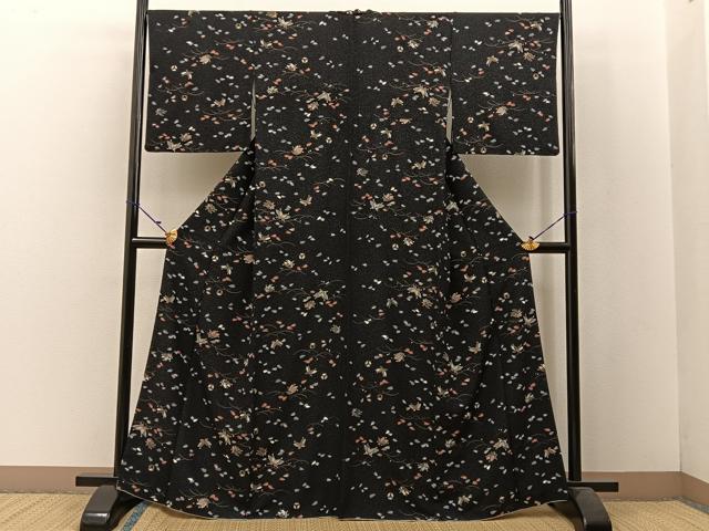 平和屋着物●上質な小紋 花蝶文 たたき染め 黒地 金彩 正絹 逸品 BAAW5169hj