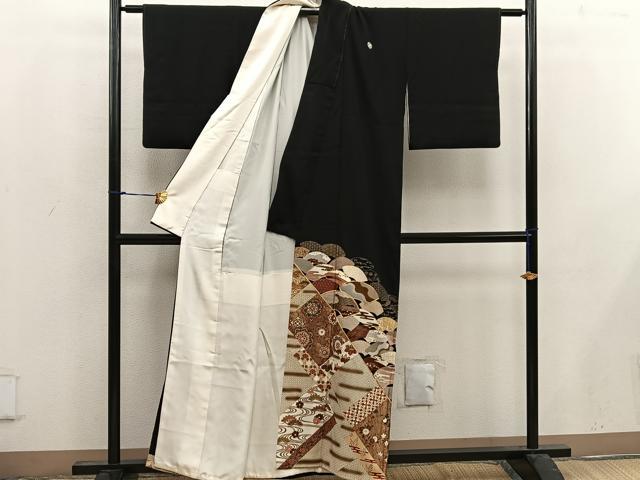 平和屋着物■豪華黒留袖 駒刺繍 地紙重ね青海波花文 金彩 正絹 逸品 BAAW6678mz