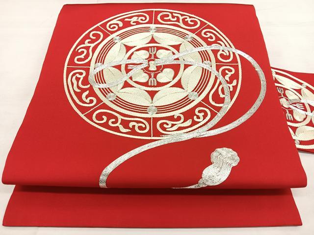 平和屋着物●塩瀬　九寸名古屋帯　駒刺繍　総刺繍　花蝶文　金糸　正絹　逸品　CABD0467hy 平和屋着物○塩瀬 九寸名古屋帯 駒刺繍 御所車花文 黒地 金彩 正絹