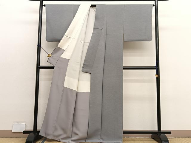 平和屋着物●京加賀友禅 百貫達雄監修 色無地 利休白茶色 ワンポイント:枝花文 正絹 逸品 BAAX2822hv