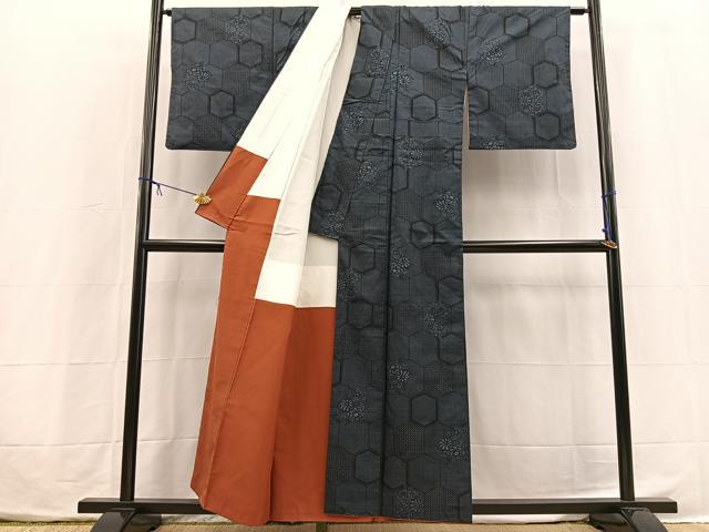 平和屋着物■本場大島紬 7マルキ 亀甲花文 山中幸八作 証紙付き 正絹 逸品 BAAX3855yc