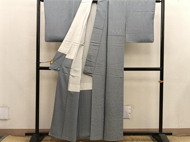 平和屋着物●上質な色無地 草花地紋 山鳩色 さが美扱い 正絹 逸品 未使用 BAAX5728mz