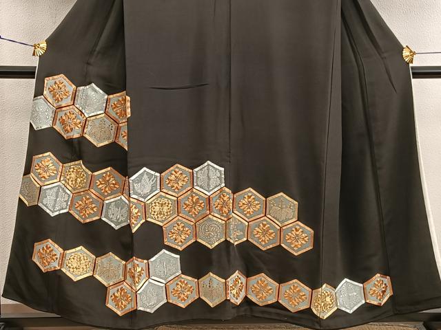 平和屋着物■豪華黒留袖 駒刺繍 舞蝶亀甲花文 正絹 逸品 BAAX5872mz