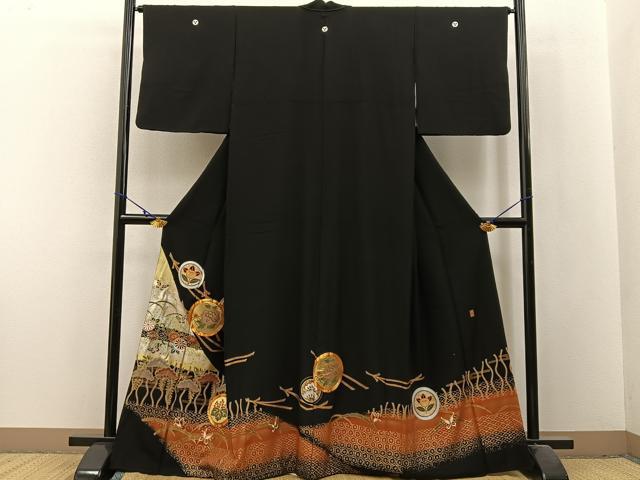 平和屋着物■豪華黒留袖 作家物 駒刺繍 こぼれ松葉花蝶文 金銀彩 正絹 逸品 BAAX6278hj