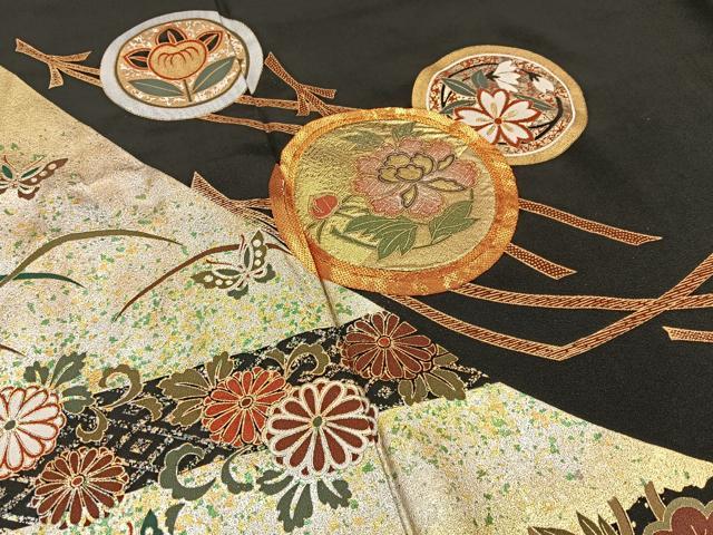 平和屋着物■豪華黒留袖 作家物 駒刺繍 こぼれ松葉花蝶文 金銀彩 正絹 逸品 BAAX6278hj