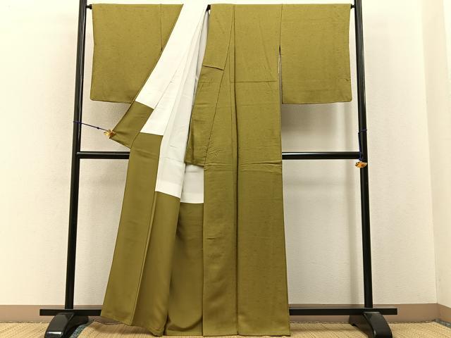 平和屋着物●服飾評論家 市田ひろみ監修 色無地 花地紋 桑染色 正絹 逸品 BAAX6768hj
